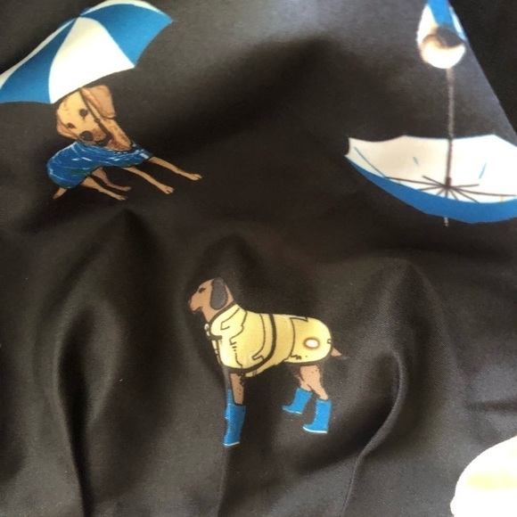 3/$25 🍄 Dogs with Umbrellas Nylon Makeup Bag - Picture 5 of 6